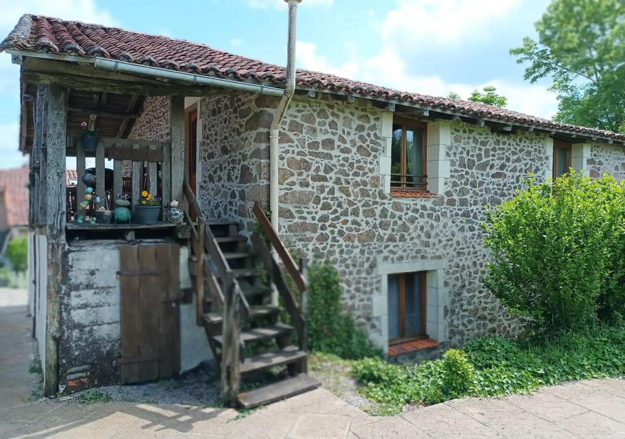 Tranquille Vienne Gites A Chirac Dept Charente Bagian luar foto