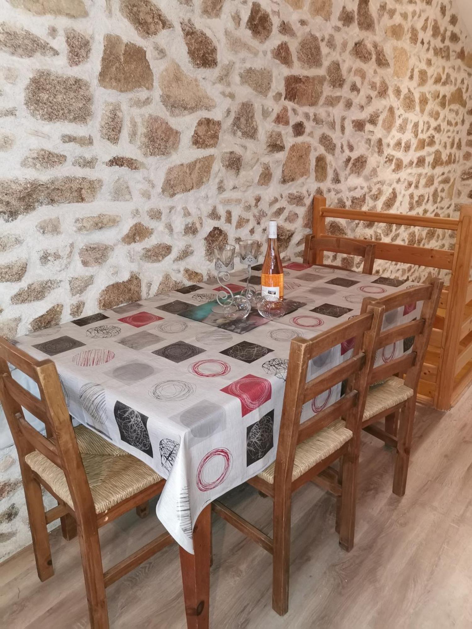 Tranquille Vienne Gites A Chirac Dept Charente Bagian luar foto