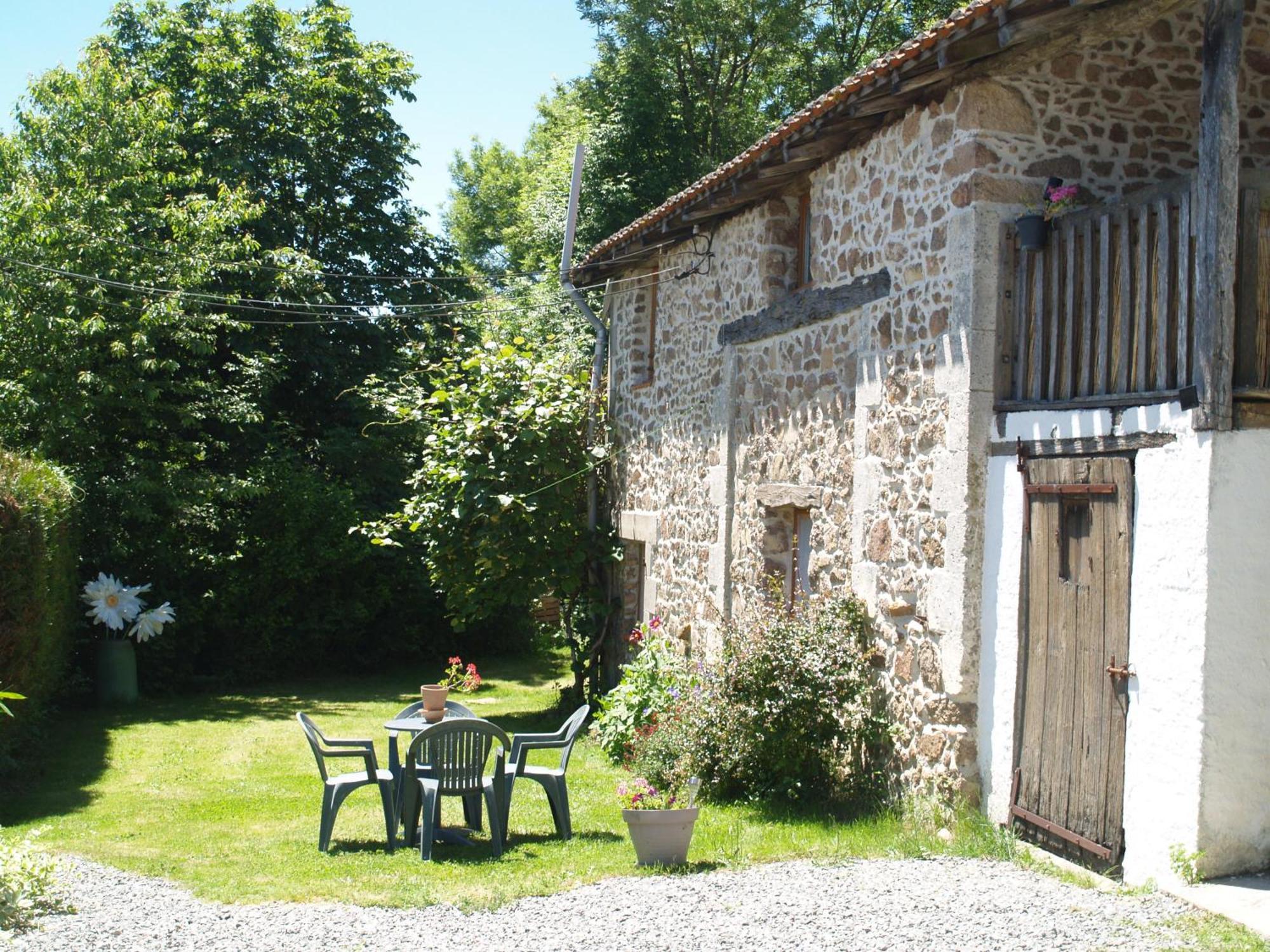 Tranquille Vienne Gites A Chirac Dept Charente Bagian luar foto